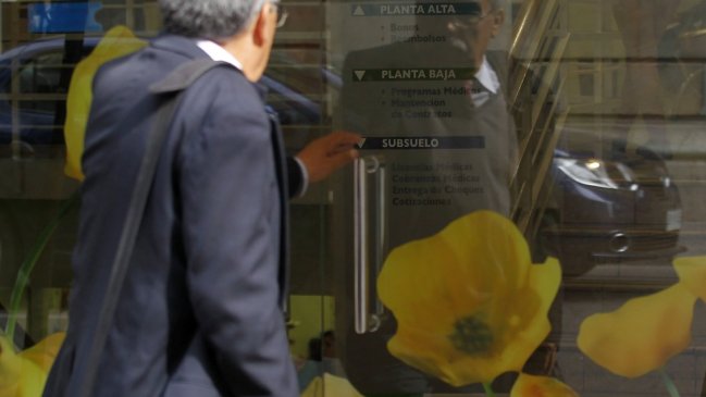 Alza en los precios base de las isapres comenzó a regir este domingo