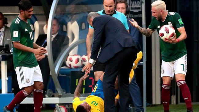 Miguel Layún recibió amenazas por pisotón a Neymar en el triunfo de Brasil ante México
