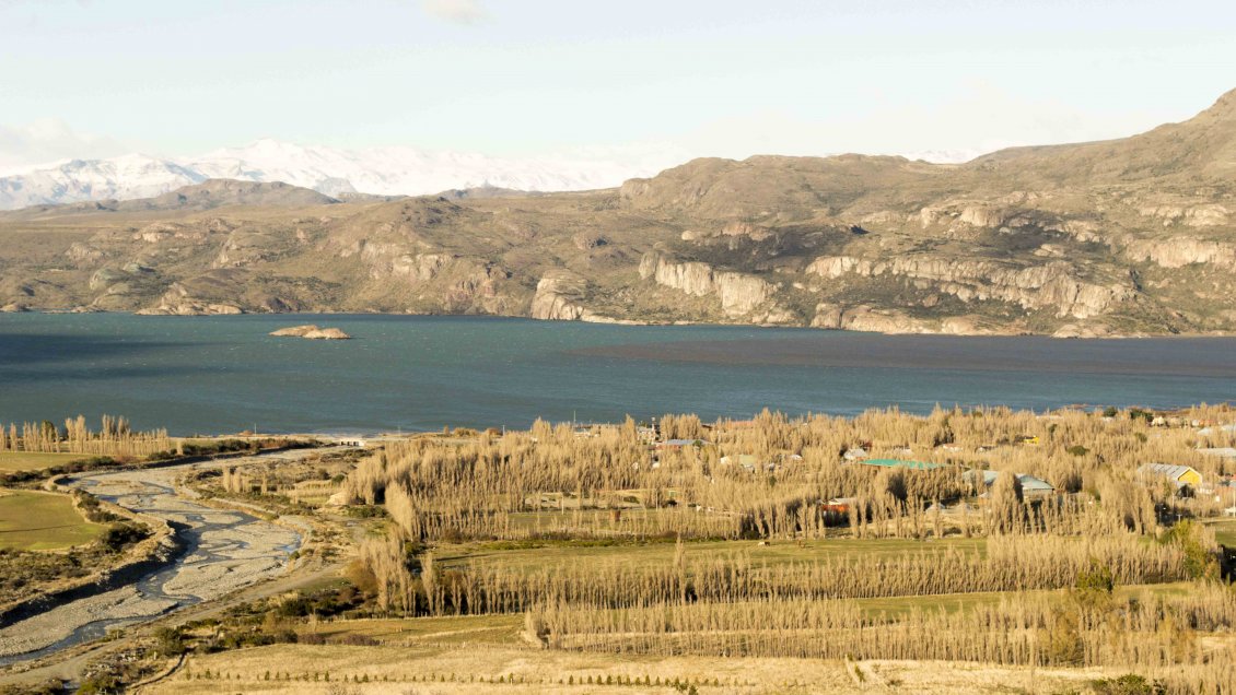 Vecinos de Puerto Ibáñez se organizan ante proyectos mineros en cuenca del lago General Carrera