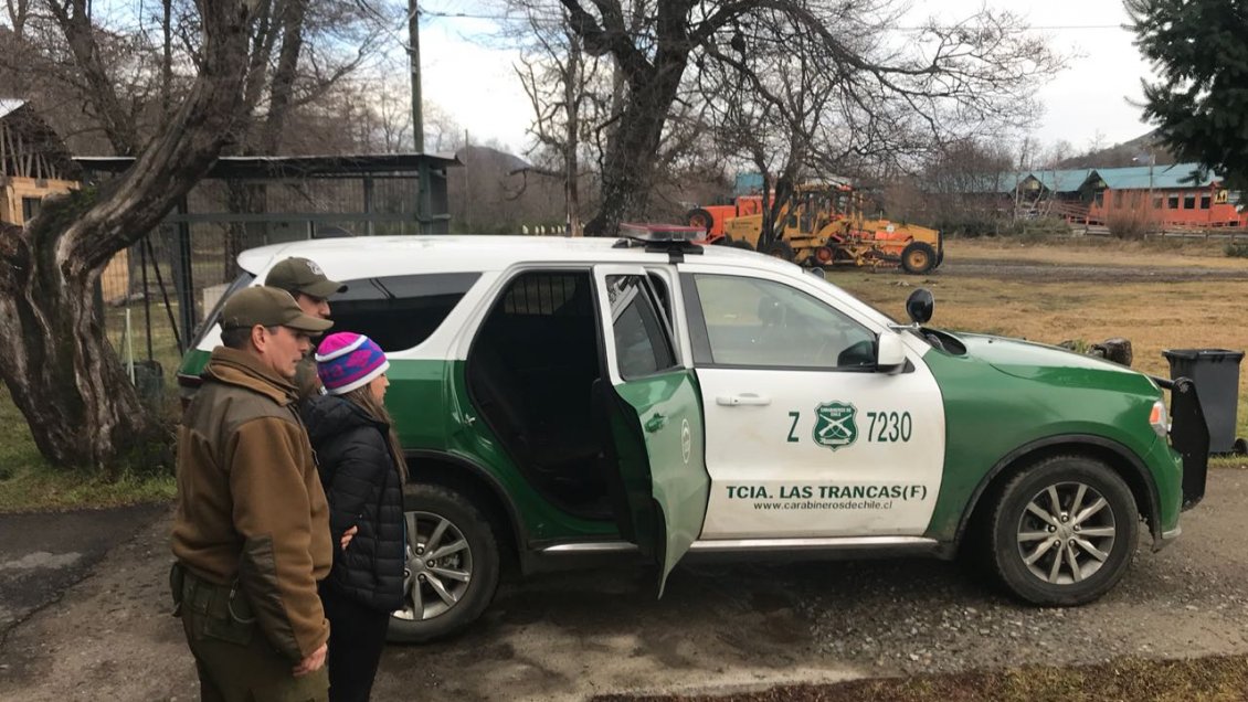 Carabineros fueron a ayudar a automovilista 