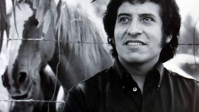 Bachelet destacó condenas por crimen: Víctor Jara canta con más fuerza que nunca