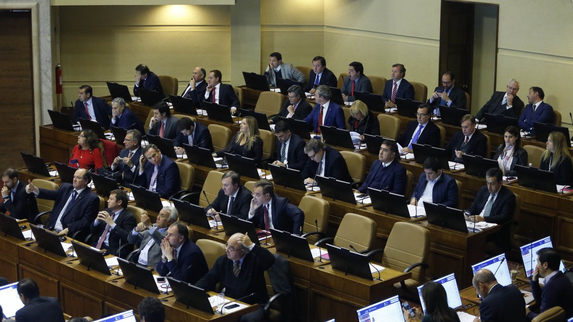 Aborto: Diputados de RN deciden esperar, mientras que los senadores se sumarán a la UDI en el TC