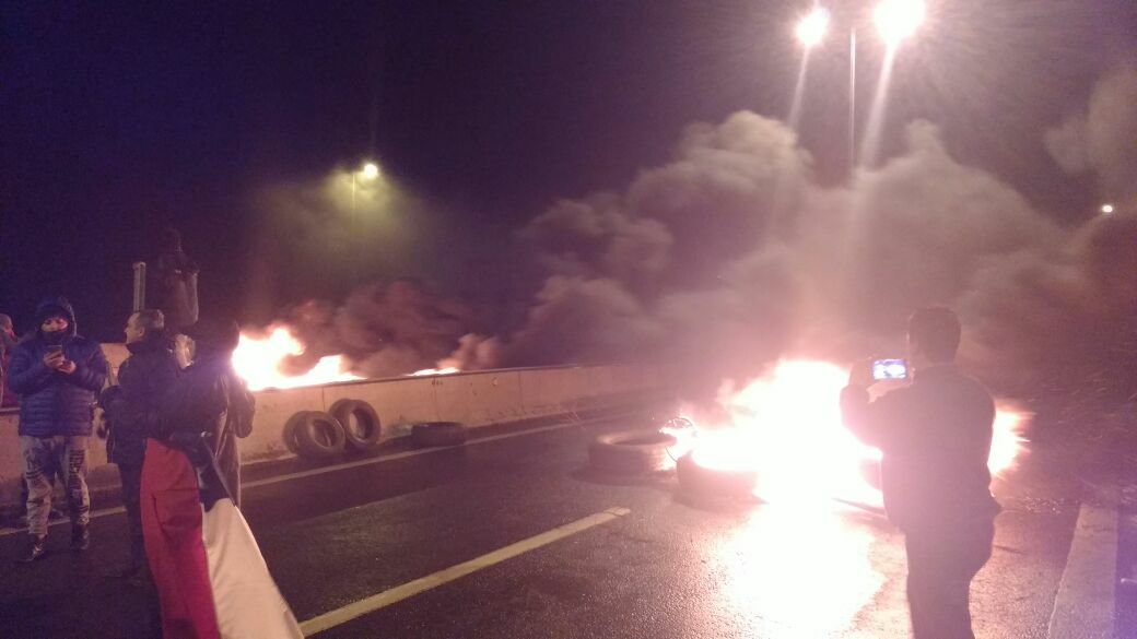 Barricadas y tomas en ocho puntos de la Ruta 160 marcan protestas por alza de peaje en Arauco