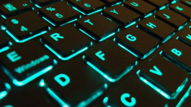 Hackers chilenos robaban señal satelital para vender TV a bajo costo en varios países