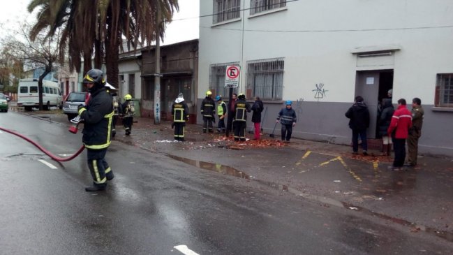 Fuga de gas obligó a evacuar liceo en Estación Central