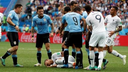 Kylian Mbappé simuló una falta que desató la ira de los jugadores uruguayos