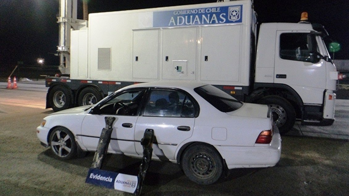Aduanas incautó seis autos y 266 kilos de cocaína en pasos fronterizos de Tarapacá