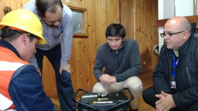 Servicio de Salud Chiloé y Saesa entregan generadores a pacientes electro dependientes