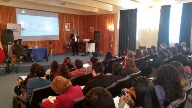 Tarapacá: Buscan evitar consumo de fármacos en adolescentes