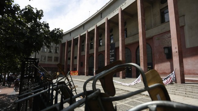 Alumnas de Derecho de la U. de Chile: Esperábamos una declaración 