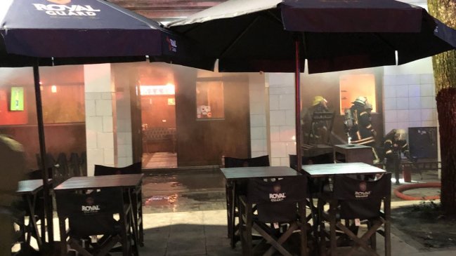 Incendio afectó a local de comida rápida en la Plaza Perú de Concepción