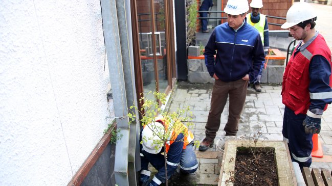 Puerto Varas: alcalde enfrentado con Essal por conexión ilegal a alcantarillado