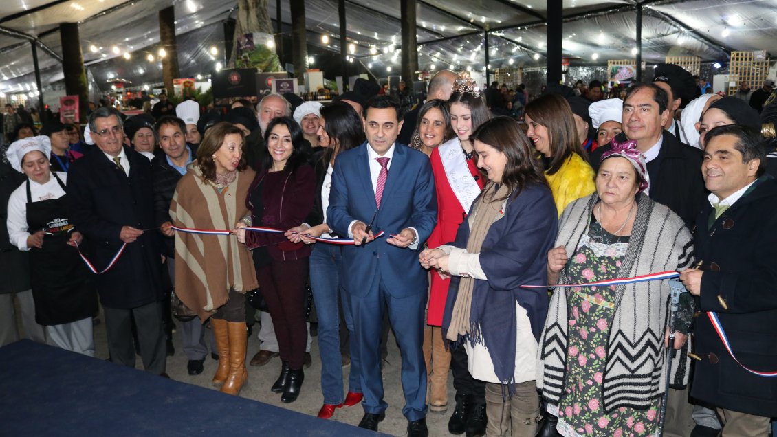 Curicó: Inauguran tercera versión de la Feria gastronómica de Cazuelas y Caldillos