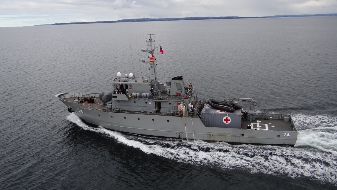 Chonchi recibe operativo médico de la compañía de oficiales de Reserva Naval