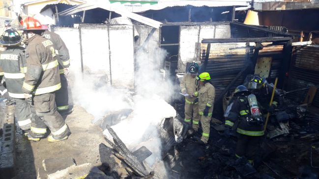 Dos inmuebles quedaron destruidos en incendio de sector centro alto de Antofagasta