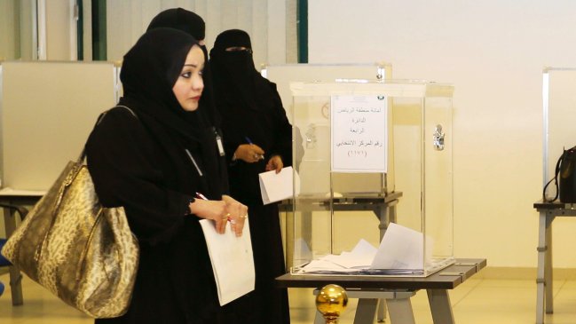 Arabia Saudita: Designan por primera vez a mujeres como notarias