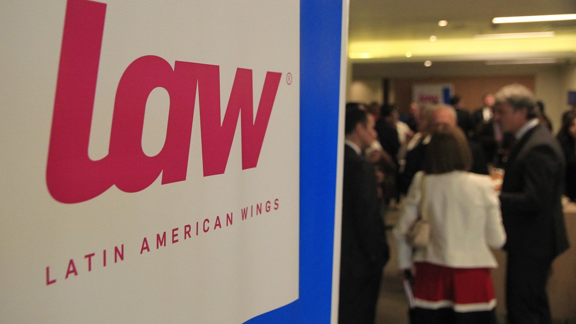 LAW contraataca: Se querella contra 13 agencias de turismo por tráfico de migrantes