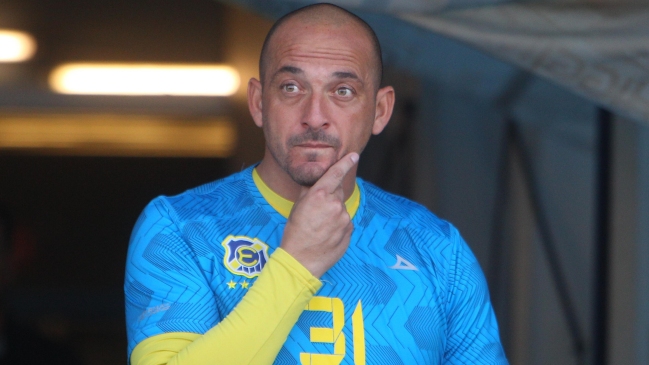 Eduardo Lobos está en la órbita de un cuadro de la Primera B