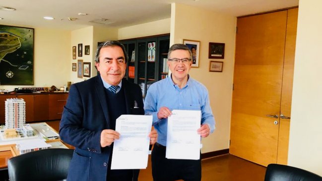 Joaquín Lavín firmó convenio de colaboración con la Municipalidad de Mariquina