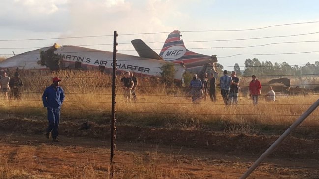 Avión de pasajeros se estrelló en Sudáfrica