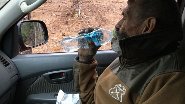 Encuentran con vida a adulto mayor que se extravió en la precordillera de Ñuble