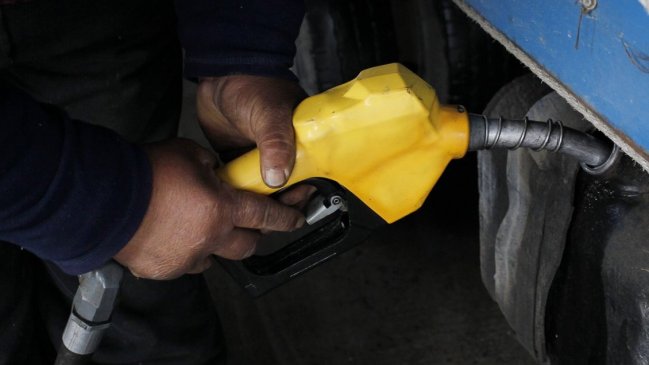 Precio de las bencinas registra fuerte alza este jueves