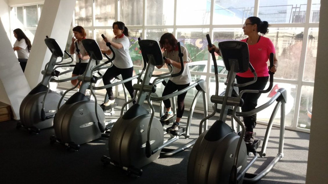 El Liceo Fiscal de Niñas de Concepción inauguró moderno gimnasio fitness