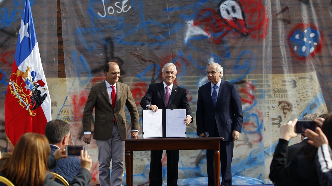 Piñera presentó proyecto contra incivilidades con énfasis en destrozos de colegios
