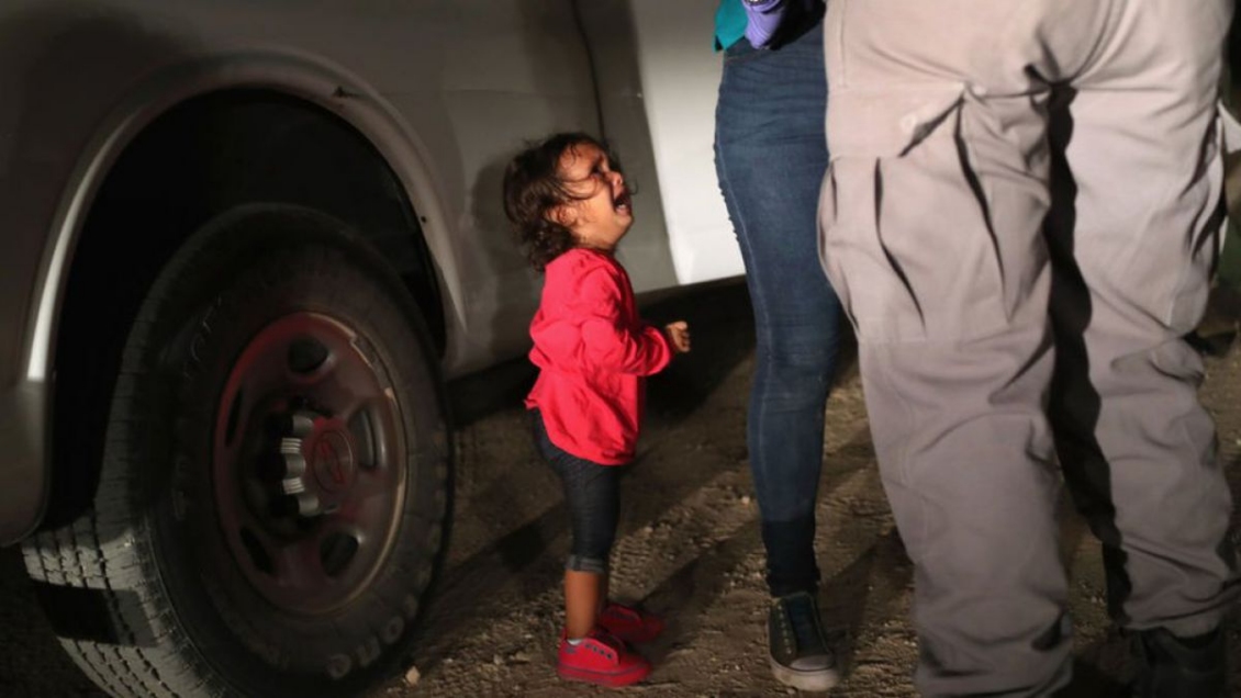 Niña inmigrante que conmovió al mundo volvió junto a su madre en Estados Unidos
