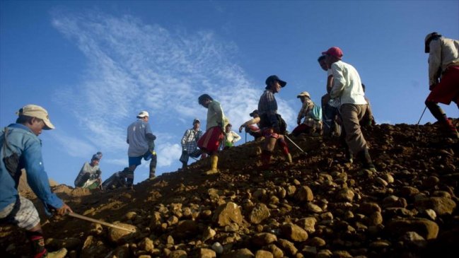 Al menos 15 muertos y 40 heridos por deslizamiento de tierra en mina de Birmania