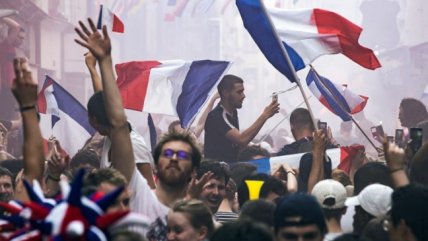 La desenfrenada celebración en las calles de Francia tras la obtención del título en el Mundial