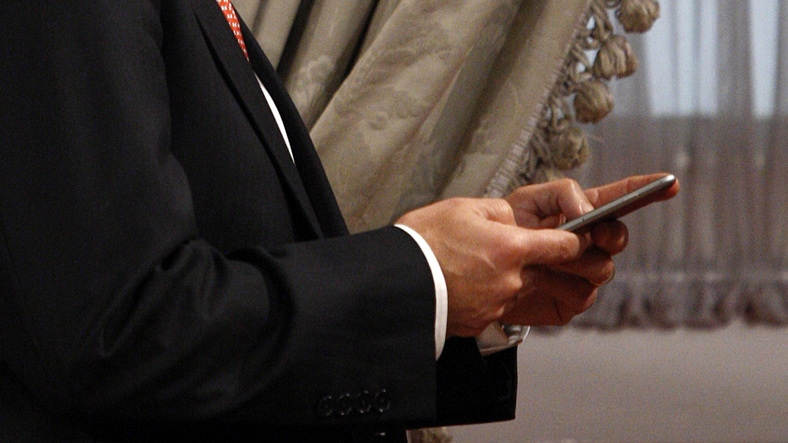 Ministros y subsecretarios no podrán ingresar con celulares a reuniones con Piñera