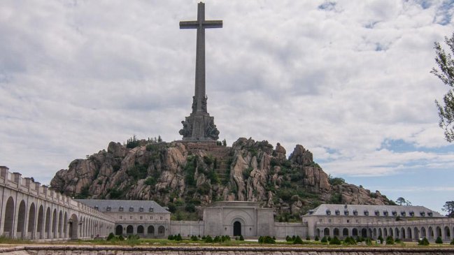 Gobierno español duda poder exhumar en julio los restos de Francisco Franco