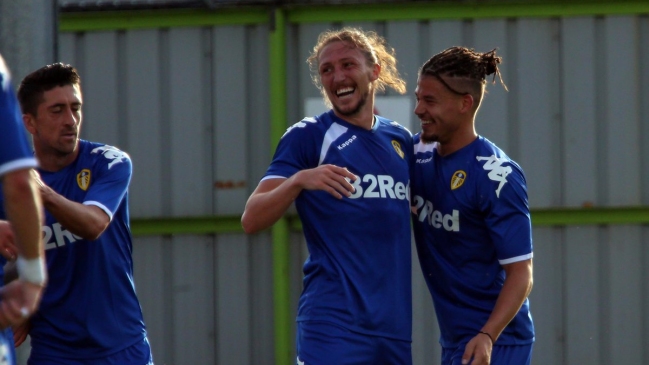Marcelo Bielsa logró un triunfal debut al mando de Leeds United
