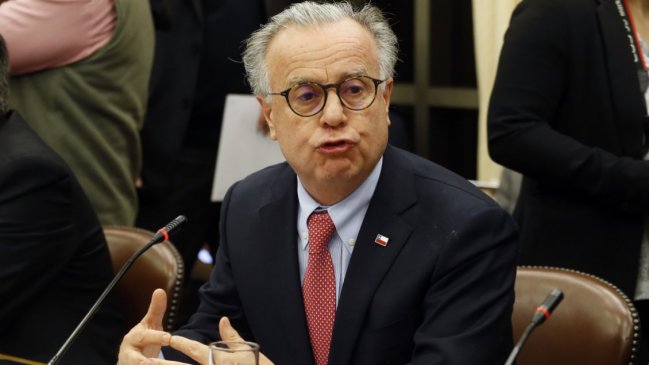 Ministro Santelices se defiende: He cumplido con toda la normativa en materia de probidad