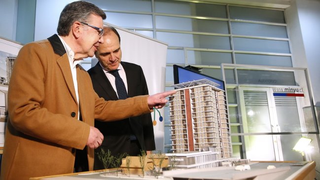 Encuesta Cadem: 78 por ciento respalda viviendas sociales de Lavín en Las Condes