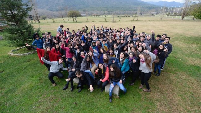 Hijos de trabajadores de la construcción recibieron becas por excelencia académica