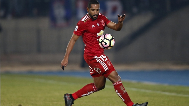 Jean Beausejour seguirá en la U hasta 2019