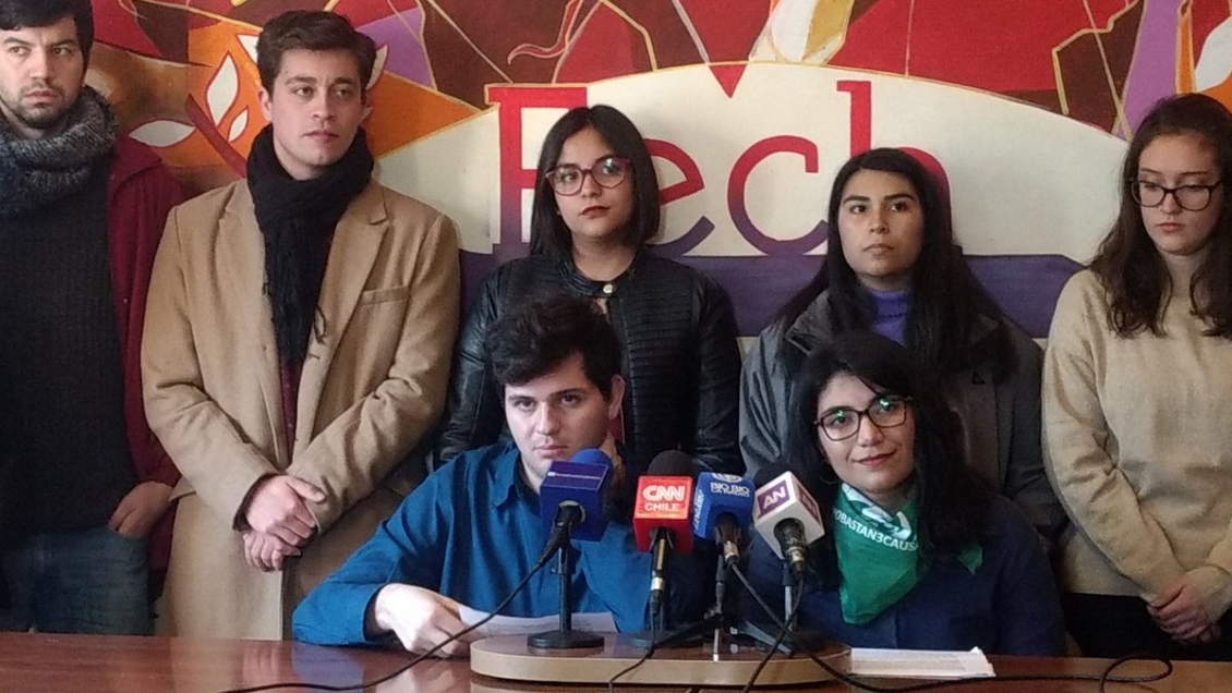 Alfonso Mohor dejó la presidencia de la FECh para su 