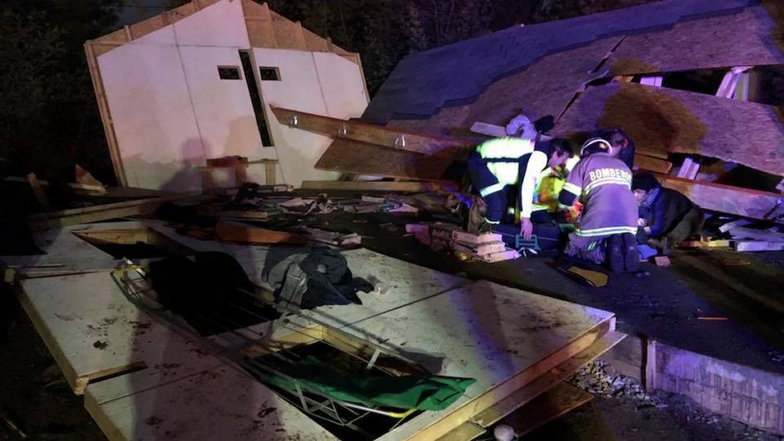 Parral: 12 voluntarios lesionados tras desplome de capilla que ayudaban a reparar