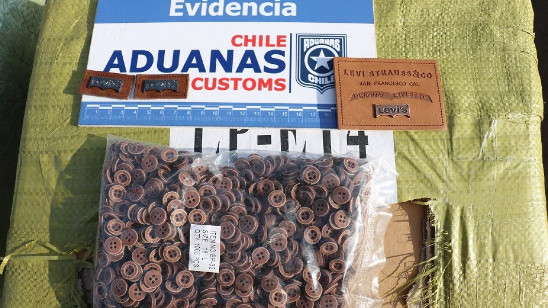 Iquique: Interceptan más de tres toneladas de etiquetas falsificadas