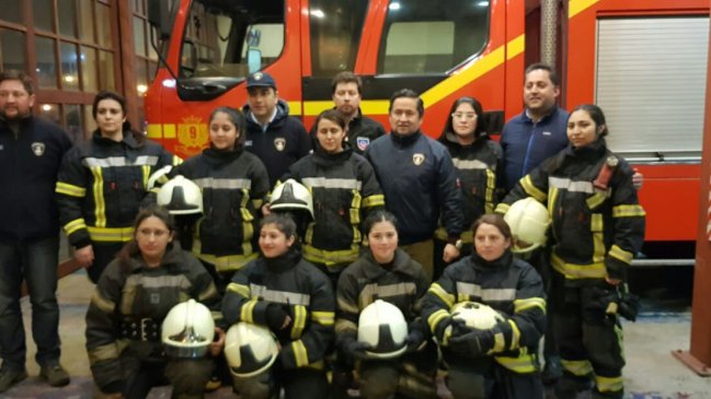 Puerto Montt: Bomberos del sector Alerce cuenta con primera guardia nocturna femenina
