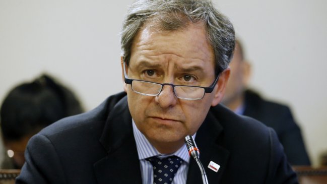 Ministro Varela y reclamos por infraestructura de colegios: 