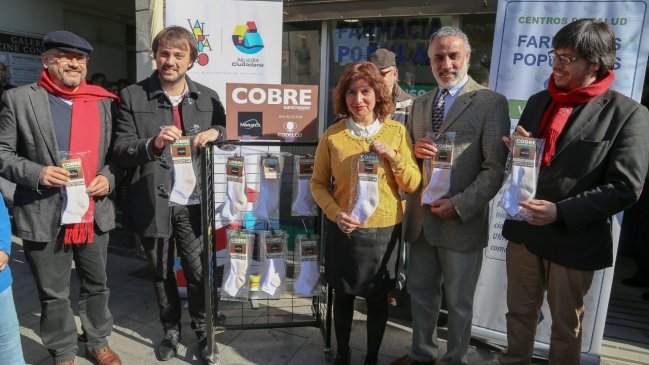 Valparaíso: Farmacias populares venderán calcetines de cobre rebajados