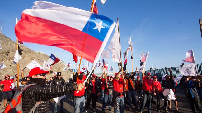 Minera Escondida entregará este martes su última oferta a los trabajadores