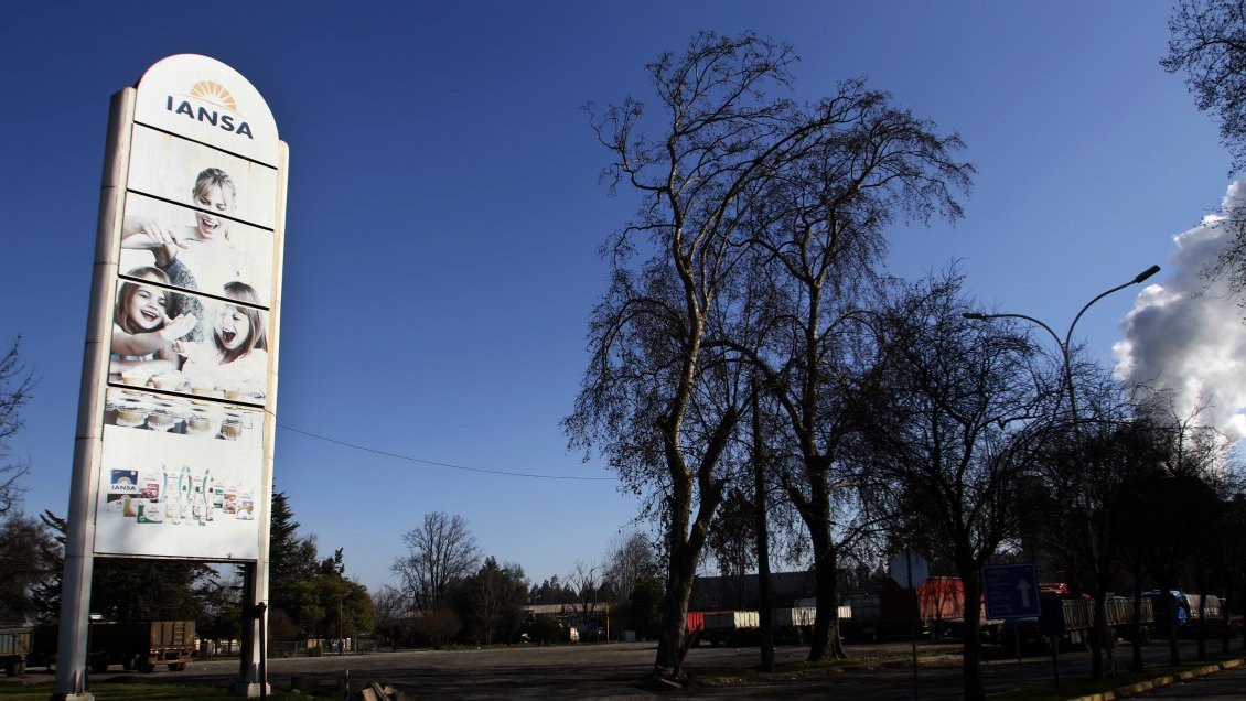 Ministro acusó uso político del decreto de bajas arancelarias a importación de azúcar