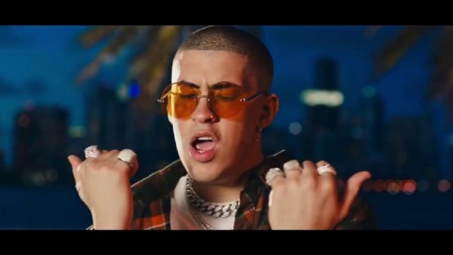 Bad Bunny acusó discriminación en salón de belleza donde no le quisieron pintar las uñas