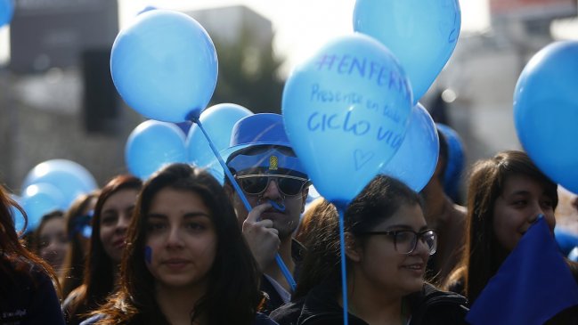 Conflicto con matronas: Enfermeras rechazaron mesa de trabajo con el Minsal