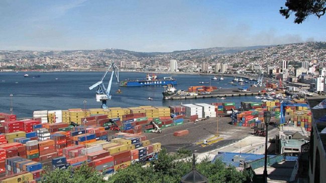 Valparaíso: Acuerdo para abrir el borde costero incluye la creación de una playa