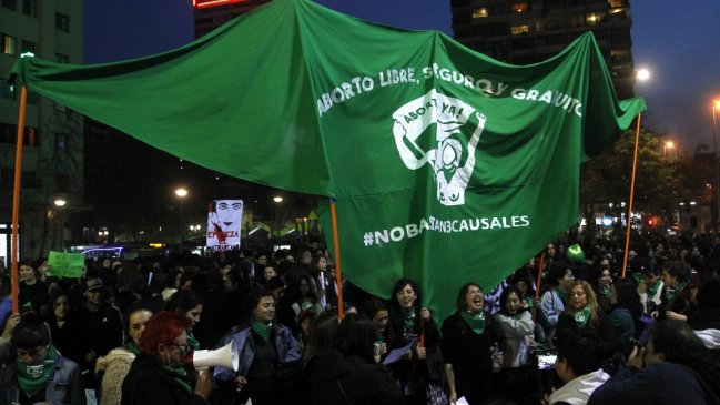 Tres mujeres fueron apuñaladas en marcha por aborto libre